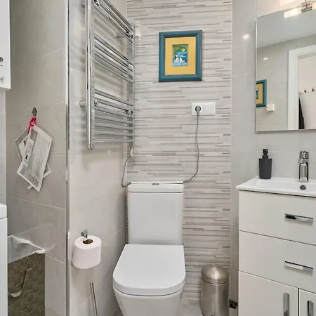 Spectacular Sea Views, 2 Bed,2 Bath *