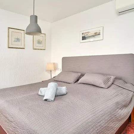 Spectacular Sea Views, 2 Bed,2 Bath *