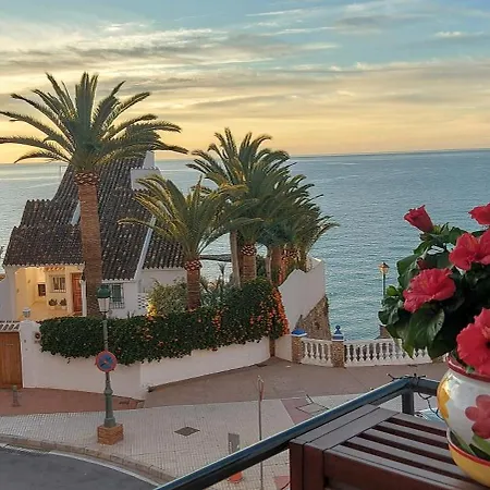 Apartment Spectacular Sea Views, 2 Bed,2 Bath *