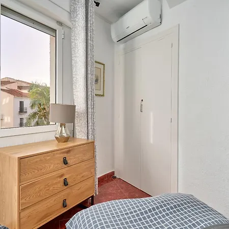 Spectacular Sea Views, 2 Bed,2 Bath Апартаменти Нерха