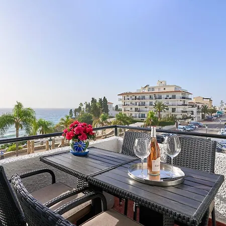 Spectacular Sea Views, 2 Bed,2 Bath Lejlighed *