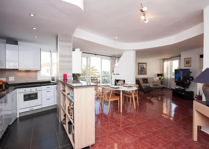 Spectacular Sea Views, 2 Bed,2 Bath