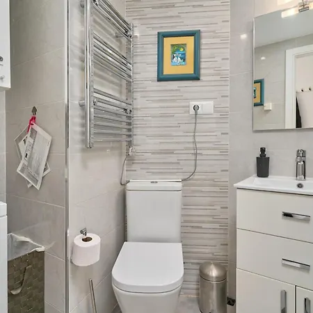 Spectacular Sea Views, 2 Bed,2 Bath *