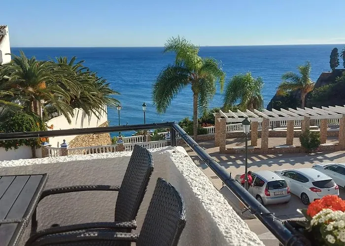 Spectacular Sea Views, 2 Bed,2 Bath 네르하